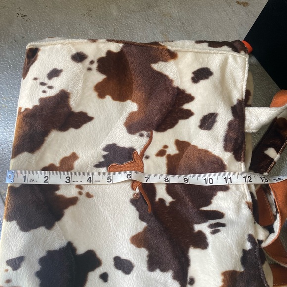 NWT💥 Spirit Ready cow print purse - Picture 6 of 7